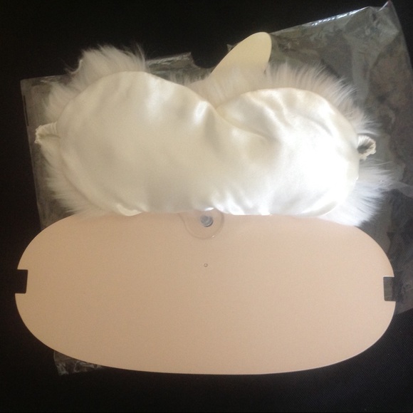 Nordstrom Luxury Faux Fur Eye Mask Ivory!. - Picture 5 of 6